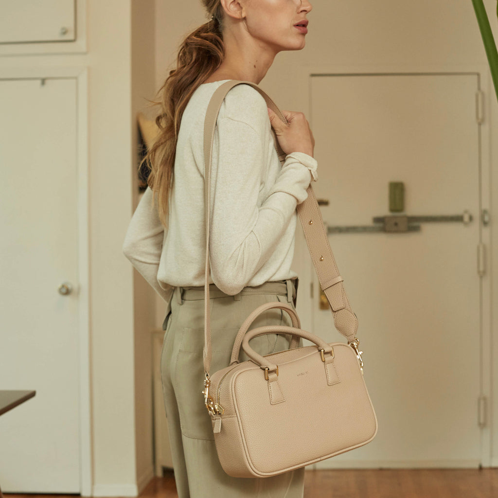 Angela roi barton duffle tote 2025