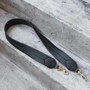 Grace Crossbody [Signet] - Black [Sample Sale]