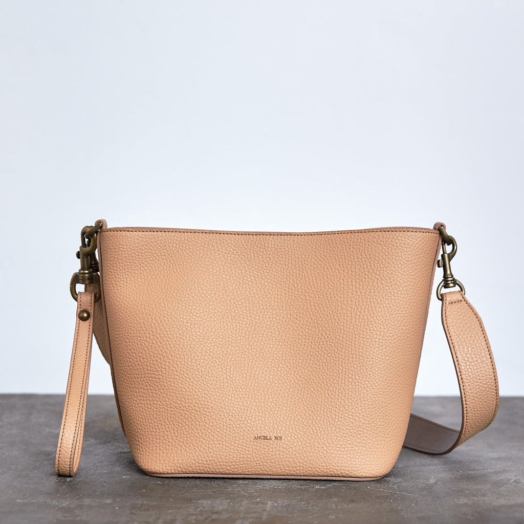 SMALL MESSENGER IN TRIOMPHE CANVAS AND CALFSKIN - TAN / ECRU