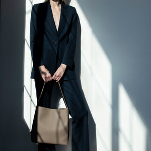 Jane Shoulder Bag [Signet] - Light Mud Gray