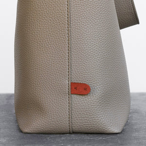 Jane Shoulder Bag [Signet] - Light Mud Gray