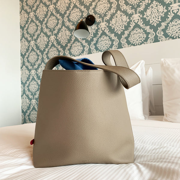 Jane Shoulder Bag [Signet] - Light Mud Gray