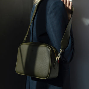 Grace Crossbody [Signet] - Black [Sample Sale]