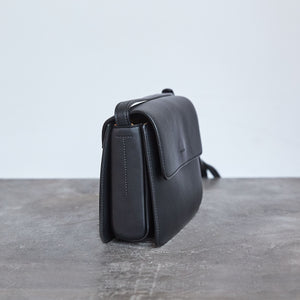 Hamilton Crossbody [Signet] - Black [Sample Sale]