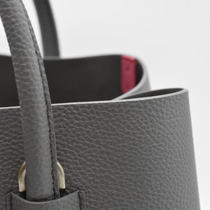 Cher Tote [Signet] - Gray