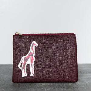 Zuri Travel Pouch with Aisha Giraffe - Bordeaux [Sample Sale]