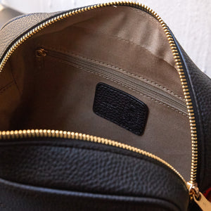 Grace Crossbody [Signet] - Black [Sample Sale]