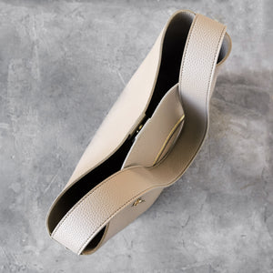 Jane Shoulder Bag [Signet] - Light Mud Gray