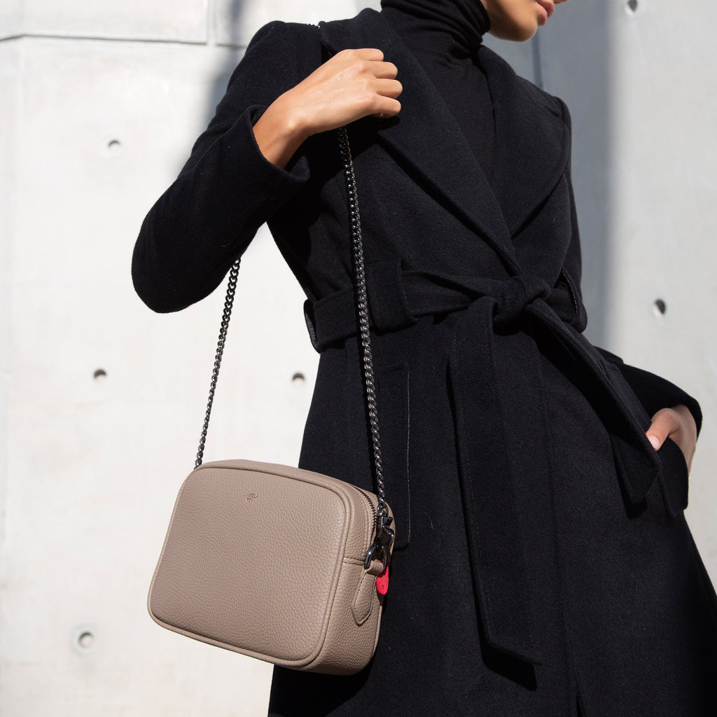 Grace Crossbody [Signet] - Light Mud Gray